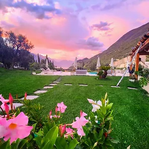 https://elle-ecoholiday.hotelinveneto.com